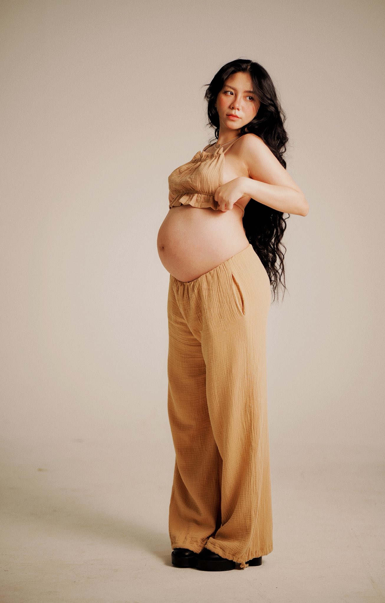 Gia tộc nổi tiếng ở Hà Nội có tận 3 hot mom: Từ mẹ đến con đều là dâu hào môn, ai cũng có tổ ấm riêng hạnh phúc- Ảnh 19. Gia tộc nổi tiếng ở Hà Nội có tận 3 hot mom: Từ mẹ đến con đều là dâu hào môn, ai cũng có tổ ấm riêng hạnh phúc- Ảnh 19.