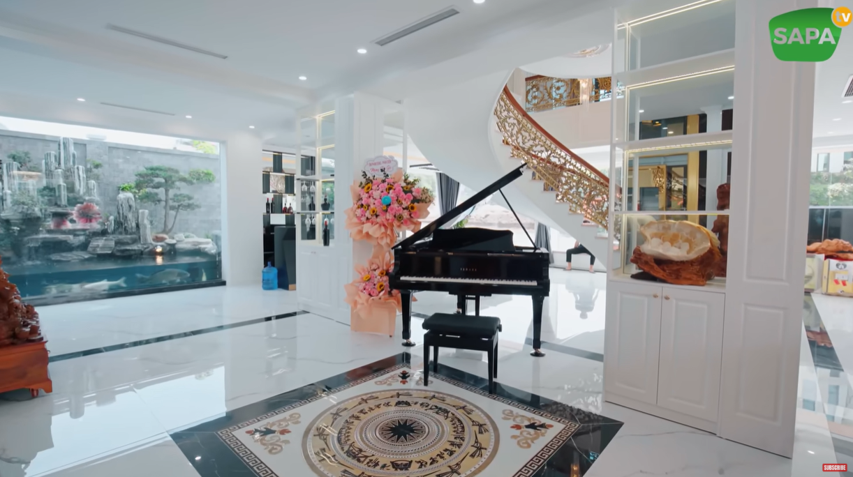 Hải Sapa đã làm gì mà tiền nhiều đến mức sở hữu nhà hàng 100 tỷ, mua cả dinh thự 1.250m2 tặng vợ?- Ảnh 5.