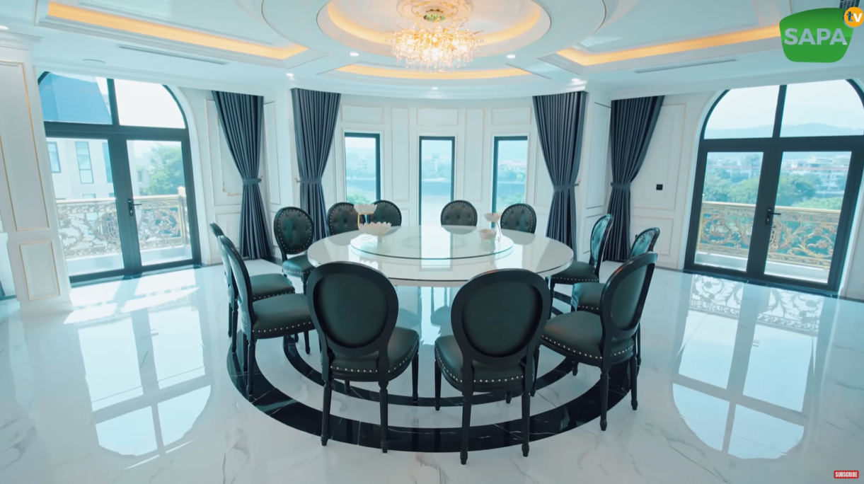 Hải Sapa đã làm gì mà tiền nhiều đến mức sở hữu nhà hàng 100 tỷ, mua cả dinh thự 1.250m2 tặng vợ?- Ảnh 17.