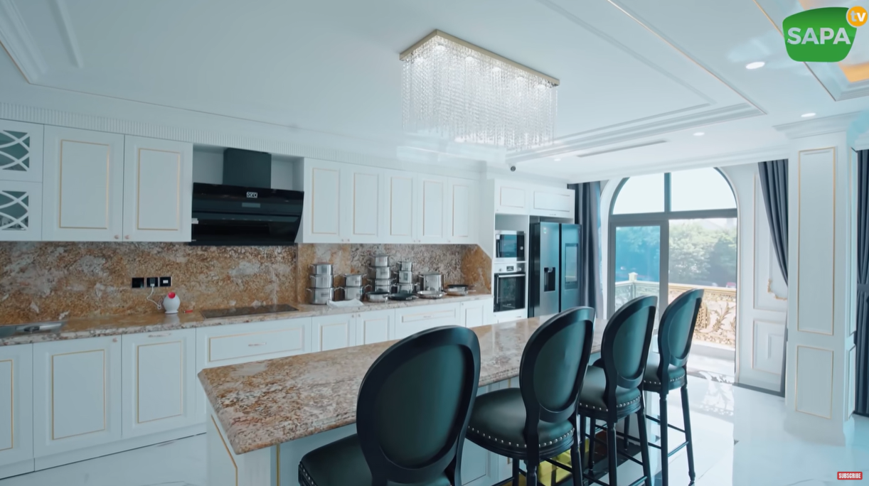 Hải Sapa đã làm gì mà tiền nhiều đến mức sở hữu nhà hàng 100 tỷ, mua cả dinh thự 1.250m2 tặng vợ?- Ảnh 18.