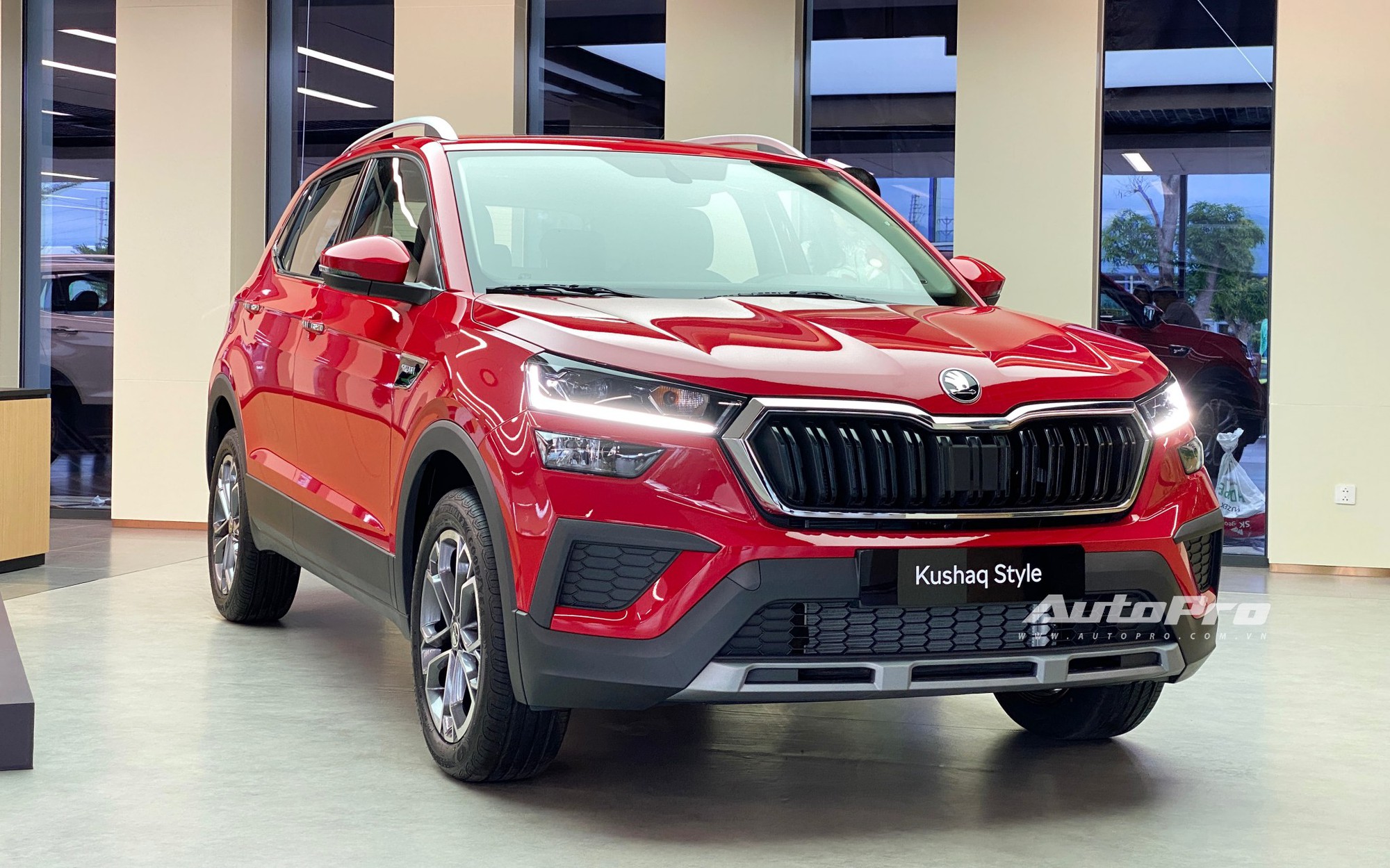 Skoda Kushaq ra mắt Việt Nam: Giá từ 599 triệu đồng, 2 bản, trang bị nội thất xịn, bản 'base' có ADAS cạnh tranh Yaris Cross, Xforce- Ảnh 1. Skoda Kushaq ra mắt Việt Nam: Giá từ 599 triệu đồng, 2 bản, trang bị nội thất xịn, bản 'base' có ADAS cạnh tranh Yaris Cross, Xforce- Ảnh 1.