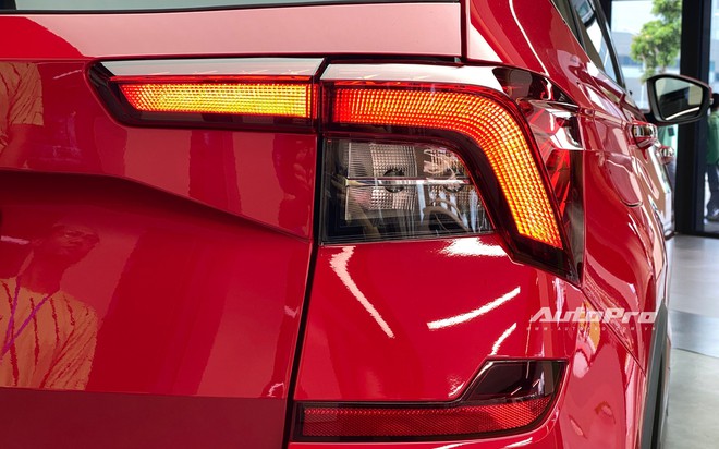 Skoda Kushaq ra mắt Việt Nam: Giá từ 599 triệu đồng, 2 bản, trang bị nội thất xịn, bản 'base' có ADAS cạnh tranh Yaris Cross, Xforce- Ảnh 5. Skoda Kushaq ra mắt Việt Nam: Giá từ 599 triệu đồng, 2 bản, trang bị nội thất xịn, bản 'base' có ADAS cạnh tranh Yaris Cross, Xforce- Ảnh 5.