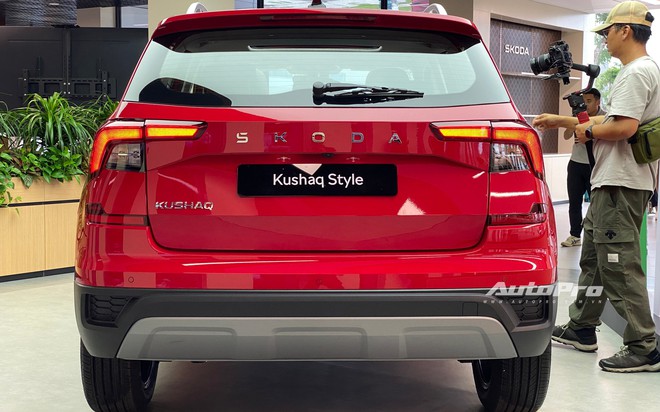 Skoda Kushaq ra mắt Việt Nam: Giá từ 599 triệu đồng, 2 bản, trang bị nội thất xịn, bản 'base' có ADAS cạnh tranh Yaris Cross, Xforce- Ảnh 3. Skoda Kushaq ra mắt Việt Nam: Giá từ 599 triệu đồng, 2 bản, trang bị nội thất xịn, bản 'base' có ADAS cạnh tranh Yaris Cross, Xforce- Ảnh 3.