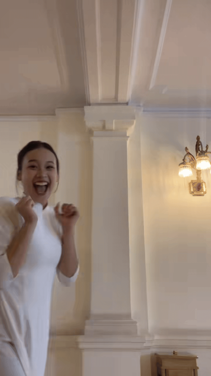Cục trưởng Xuân Bắc chiếm sóng gái xinh, đu trend TikTok, netizen nói “không triệu view hơi phí”- Ảnh 2. Cục trưởng Xuân Bắc chiếm sóng gái xinh, đu trend TikTok, netizen nói “không triệu view hơi phí”- Ảnh 2.