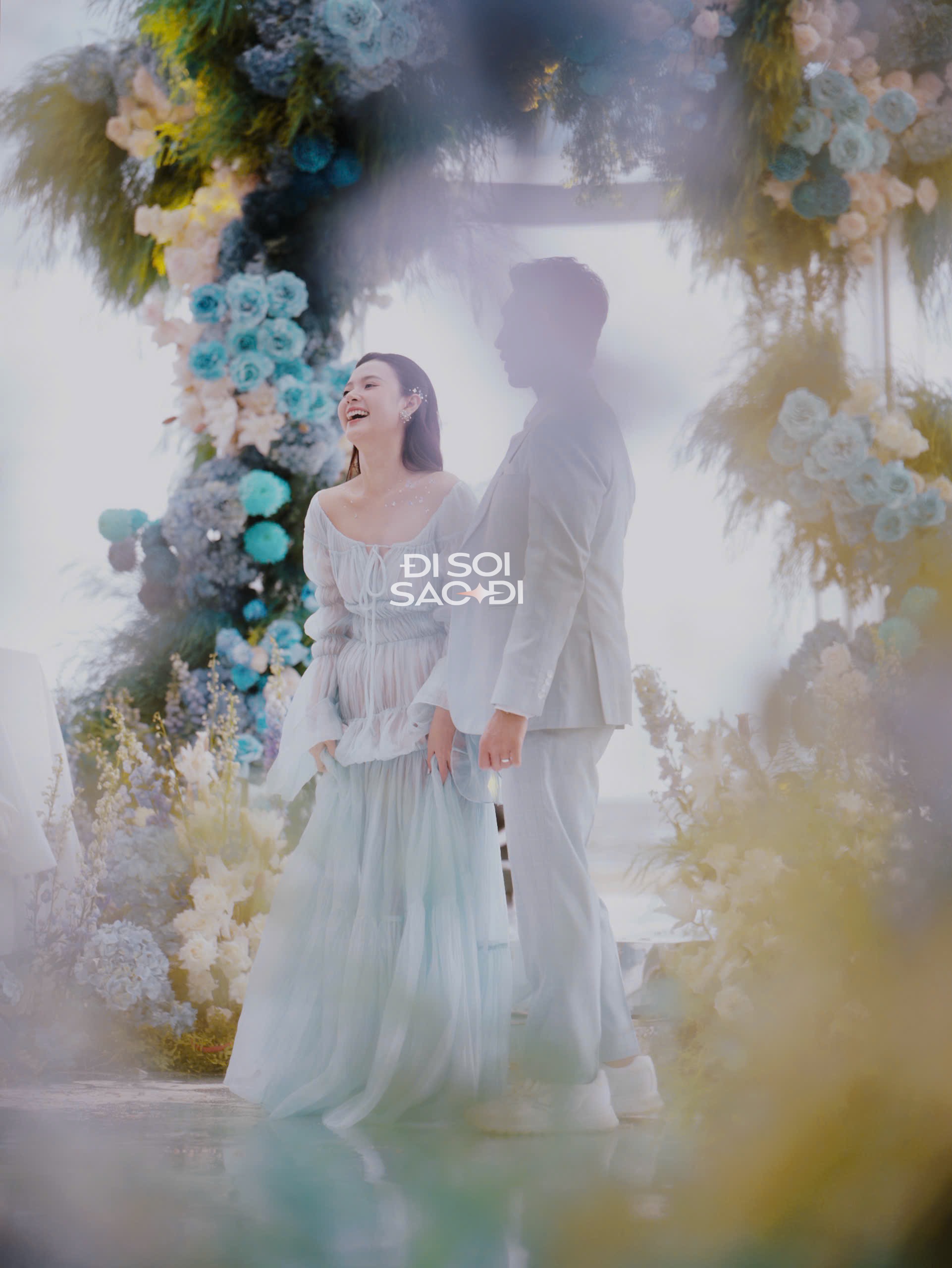 "Tiệc cưới lần 2" của Midu: Cặp đôi phát "vũ trụ cẩu lương", thiếu gia Minh Đạt si mê vợ ra mặt!- Ảnh 6. "Tiệc cưới lần 2" của Midu: Cặp đôi phát "vũ trụ cẩu lương", thiếu gia Minh Đạt si mê vợ ra mặt!- Ảnh 6.