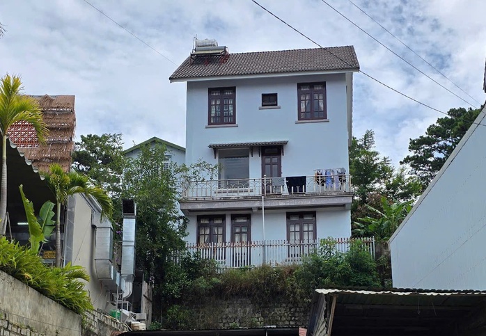 Mập mờ vụ bán nhà thần tốc né nợ 11,4 tỉ đồng- Ảnh 1. Mập mờ vụ bán nhà thần tốc né nợ 11,4 tỉ đồng- Ảnh 1.