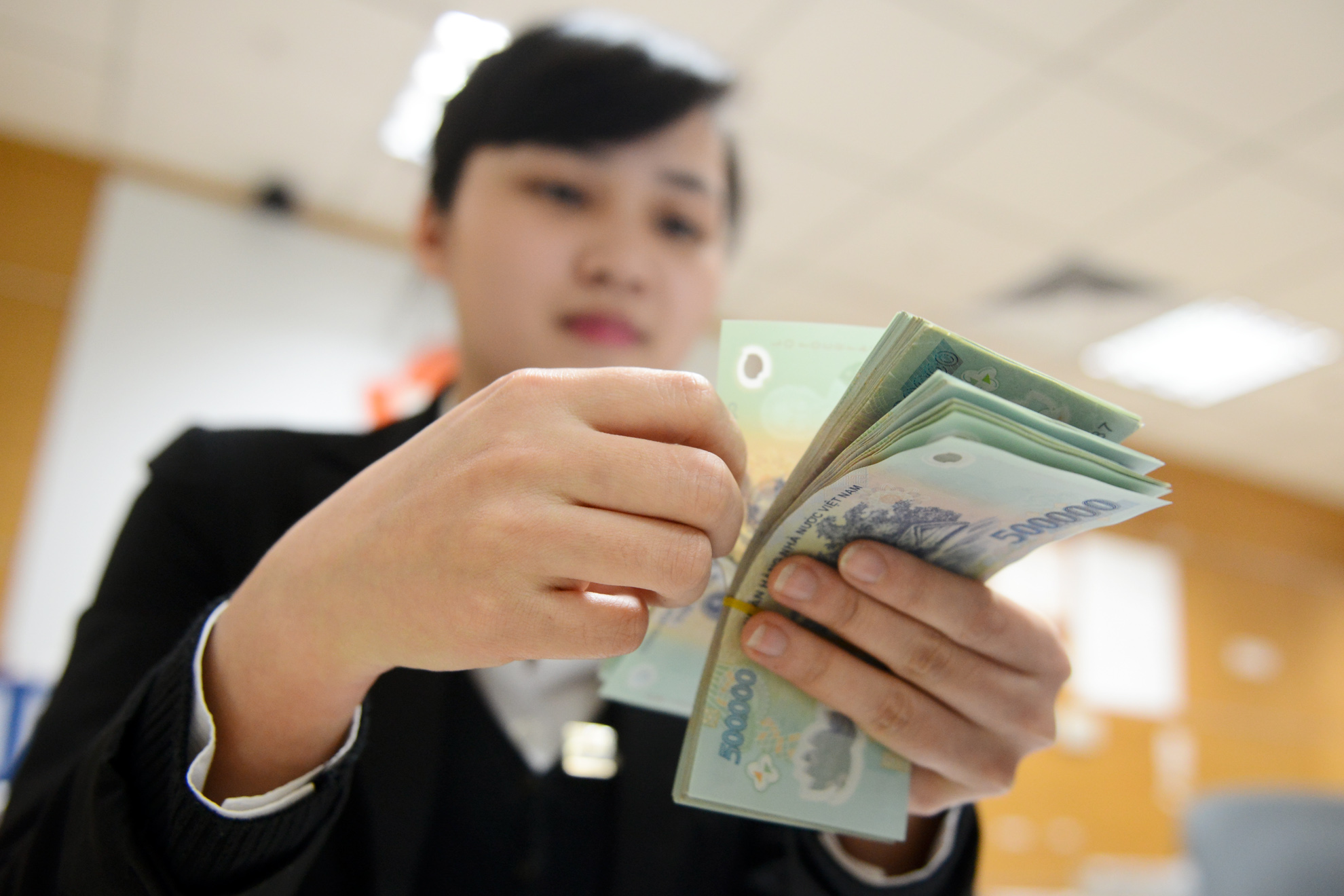 Từ 1/7, thanh toán tiền mặt có thể khiến bạn mất quyền lợi từ chính sách thuế, một thói quen cần thay đổi ngay!- Ảnh 1. Từ 1/7, thanh toán tiền mặt có thể khiến bạn mất quyền lợi từ chính sách thuế, một thói quen cần thay đổi ngay!- Ảnh 1.