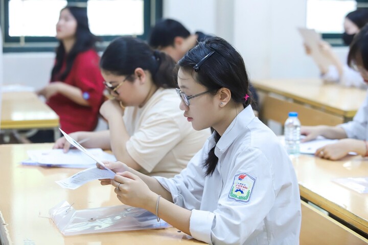 'IELTS 8.0 còn ngao ngán với đề tiếng Anh, thí sinh vùng khó phải làm sao'- Ảnh 1. 'IELTS 8.0 còn ngao ngán với đề tiếng Anh, thí sinh vùng khó phải làm sao'- Ảnh 1.
