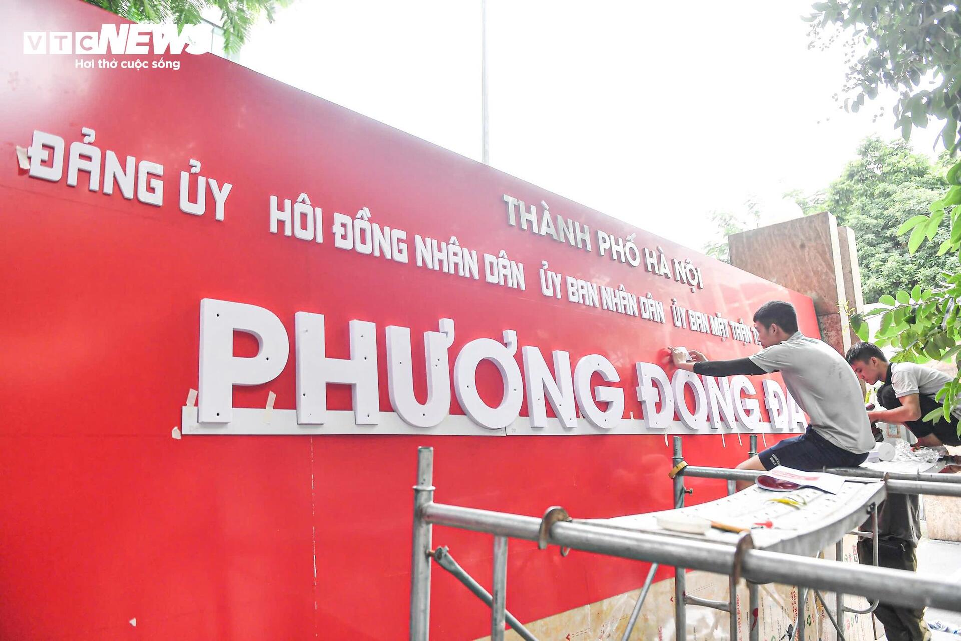 Hà Nội thay biển trụ sở phường mới, sẵn sàng vận hành chính quyền 2 cấp từ 1/7- Ảnh 11. Hà Nội thay biển trụ sở phường mới, sẵn sàng vận hành chính quyền 2 cấp từ 1/7- Ảnh 11.