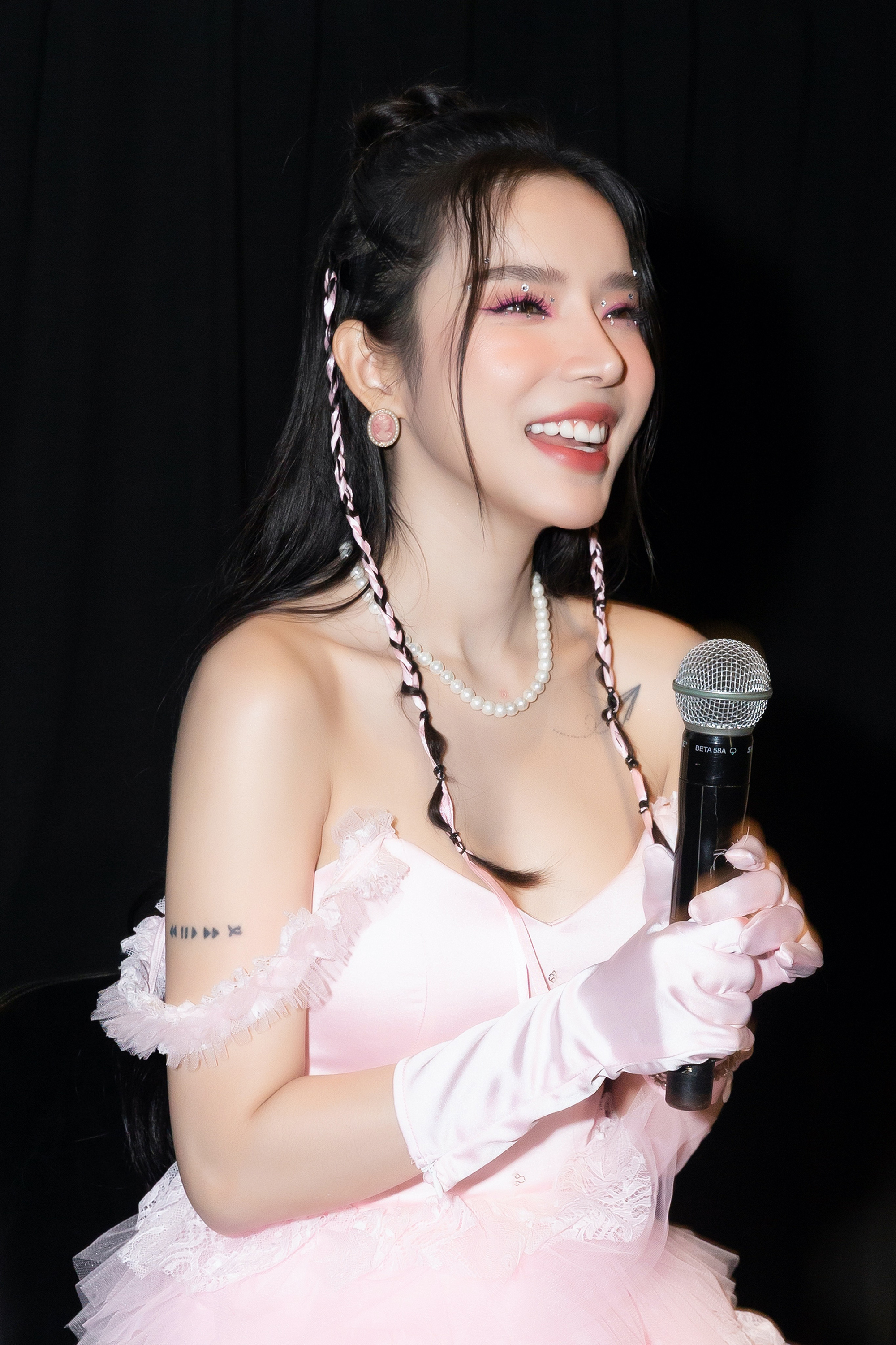 Miu Lê xin lỗi- Ảnh 9. Miu Lê xin lỗi- Ảnh 9.