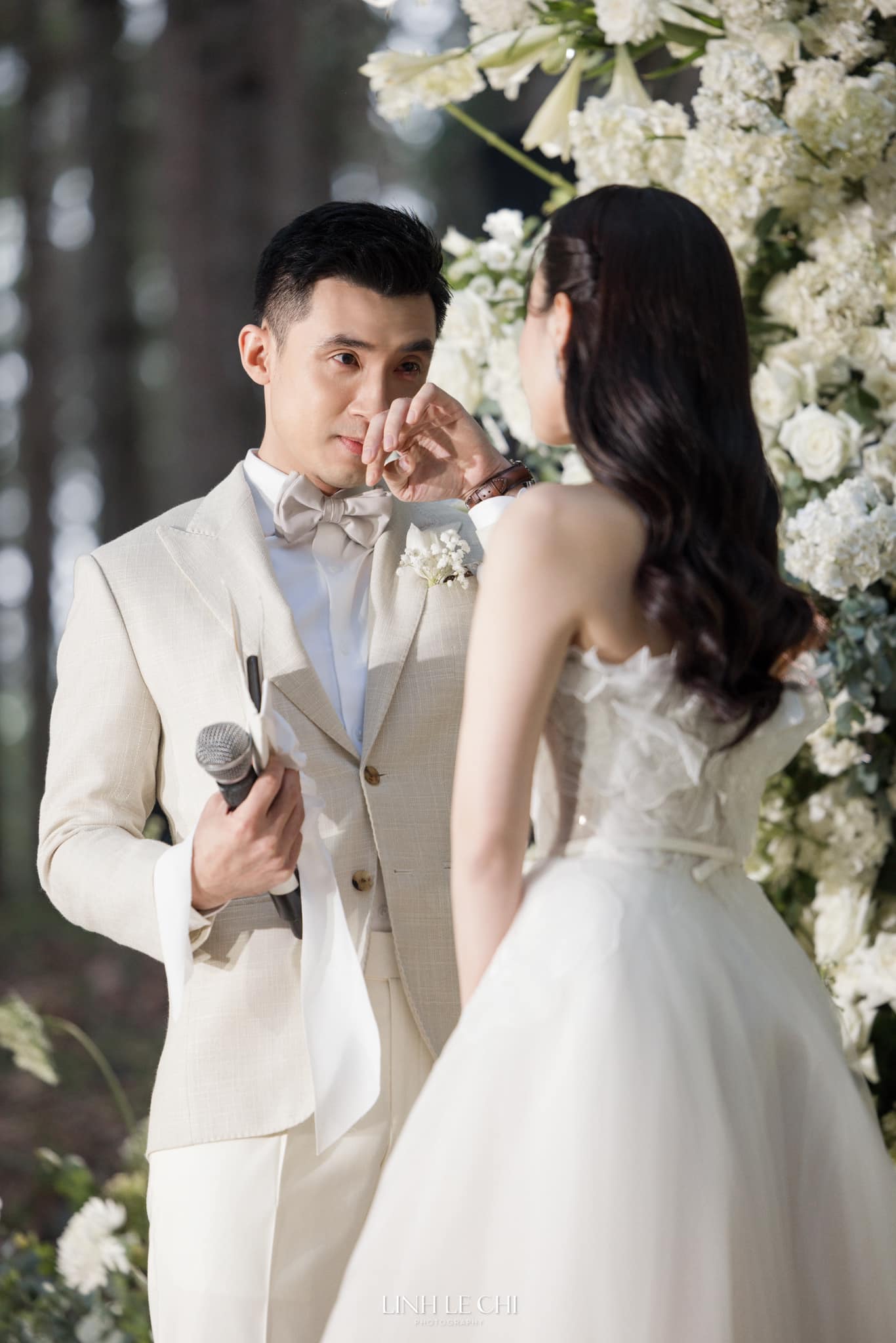 "Tiệc cưới lần 2" của Midu: Cặp đôi phát "vũ trụ cẩu lương", thiếu gia Minh Đạt si mê vợ ra mặt!- Ảnh 16. "Tiệc cưới lần 2" của Midu: Cặp đôi phát "vũ trụ cẩu lương", thiếu gia Minh Đạt si mê vợ ra mặt!- Ảnh 16.