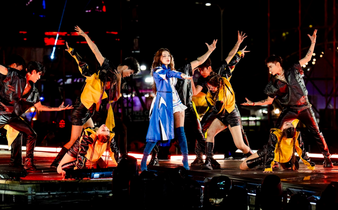 GAMA MUSIC RACING FESTIVAL 2025 xác lập Kỷ lục Việt Nam: “Sân khấu biểu diễn kết hợp đường đua xe dài nhất” với chiều dài 80m, diện tích hơn 700m²- Ảnh 4. GAMA MUSIC RACING FESTIVAL 2025 xác lập Kỷ lục Việt Nam: “Sân khấu biểu diễn kết hợp đường đua xe dài nhất” với chiều dài 80m, diện tích hơn 700m²- Ảnh 4.