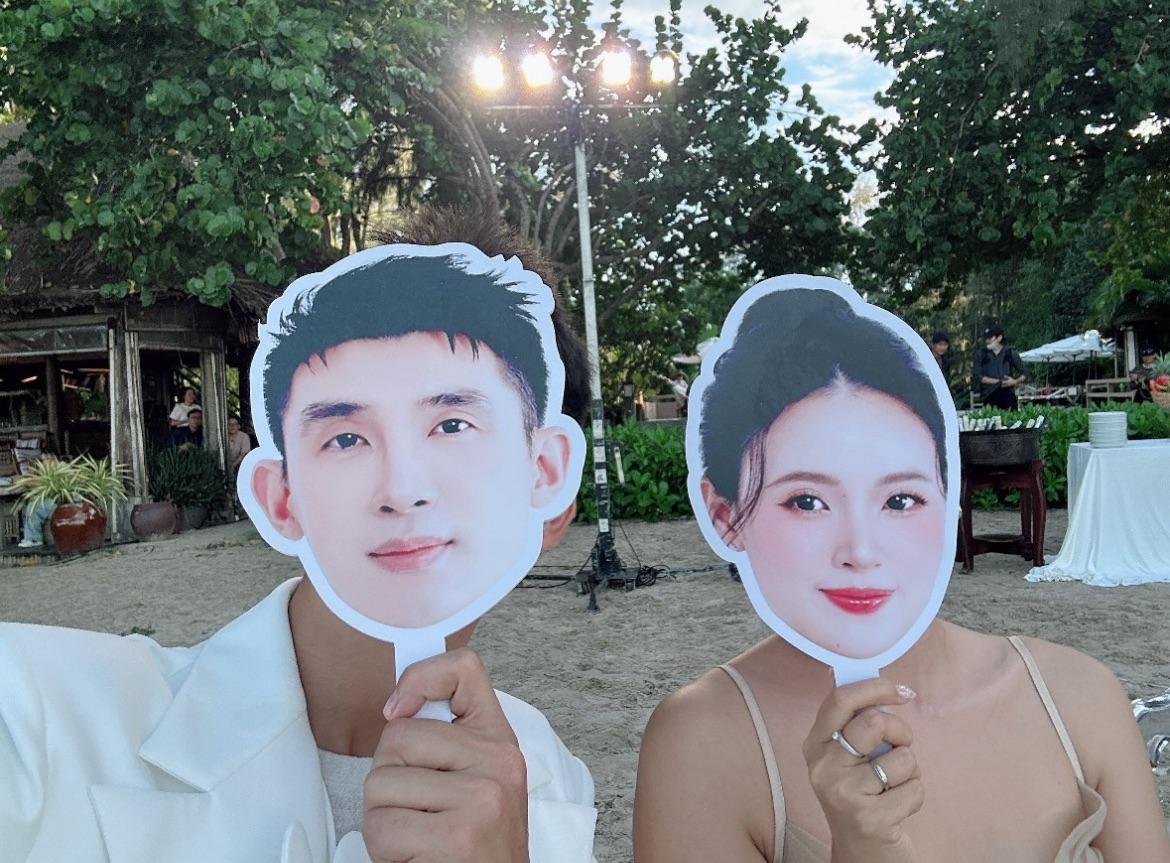 "Tiệc cưới lần 2" của Midu: Cặp đôi phát "vũ trụ cẩu lương", thiếu gia Minh Đạt si mê vợ ra mặt!- Ảnh 11. "Tiệc cưới lần 2" của Midu: Cặp đôi phát "vũ trụ cẩu lương", thiếu gia Minh Đạt si mê vợ ra mặt!- Ảnh 11.