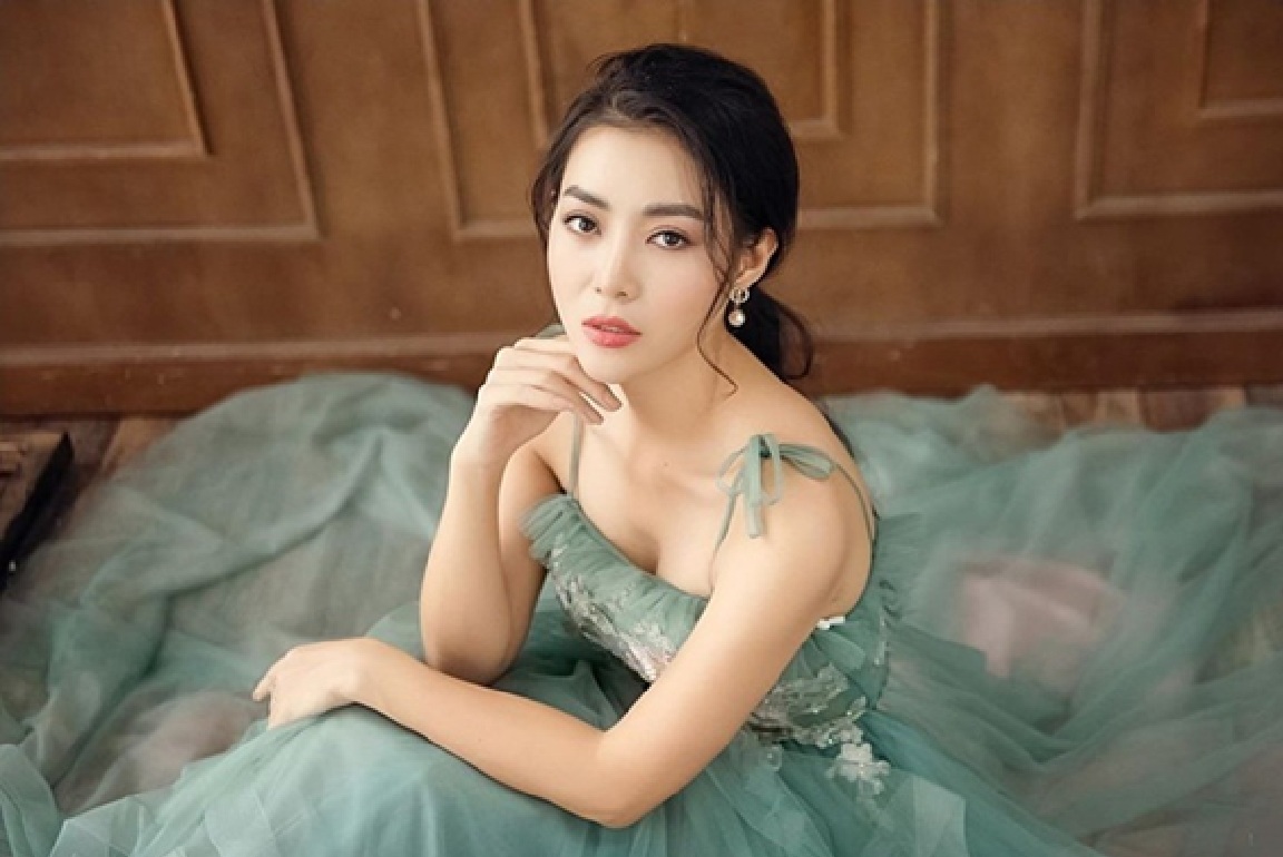 Á hậu phủ sóng giờ vàng VTV nói lý do ly hôn: "Không hiểu sao lại ầm ĩ lên"- Ảnh 2. Á hậu phủ sóng giờ vàng VTV nói lý do ly hôn: "Không hiểu sao lại ầm ĩ lên"- Ảnh 2.