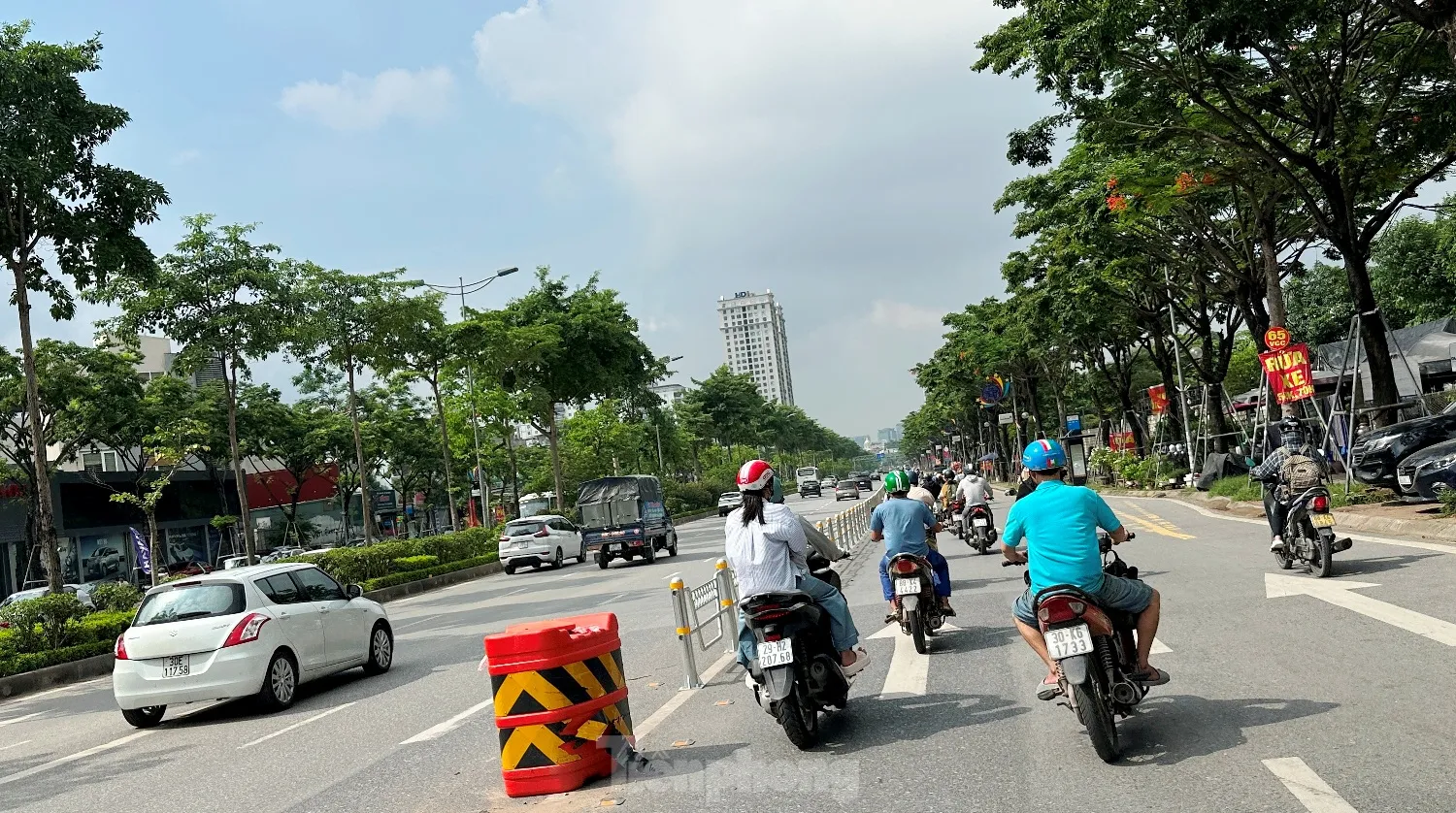 Hà Nội: Điều chỉnh cho ô tô được đi tất cả các làn đường Phạm Văn Đồng- Ảnh 7. Hà Nội: Điều chỉnh cho ô tô được đi tất cả các làn đường Phạm Văn Đồng- Ảnh 7.