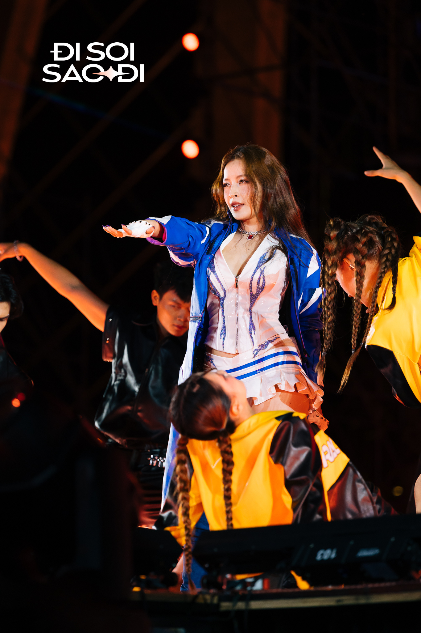 Bắt trọn visual đẹp điên xứng đáng "phong thần" của Chi Pu: Body quá cháy, zoom cận cam thường mới wow- Ảnh 3.