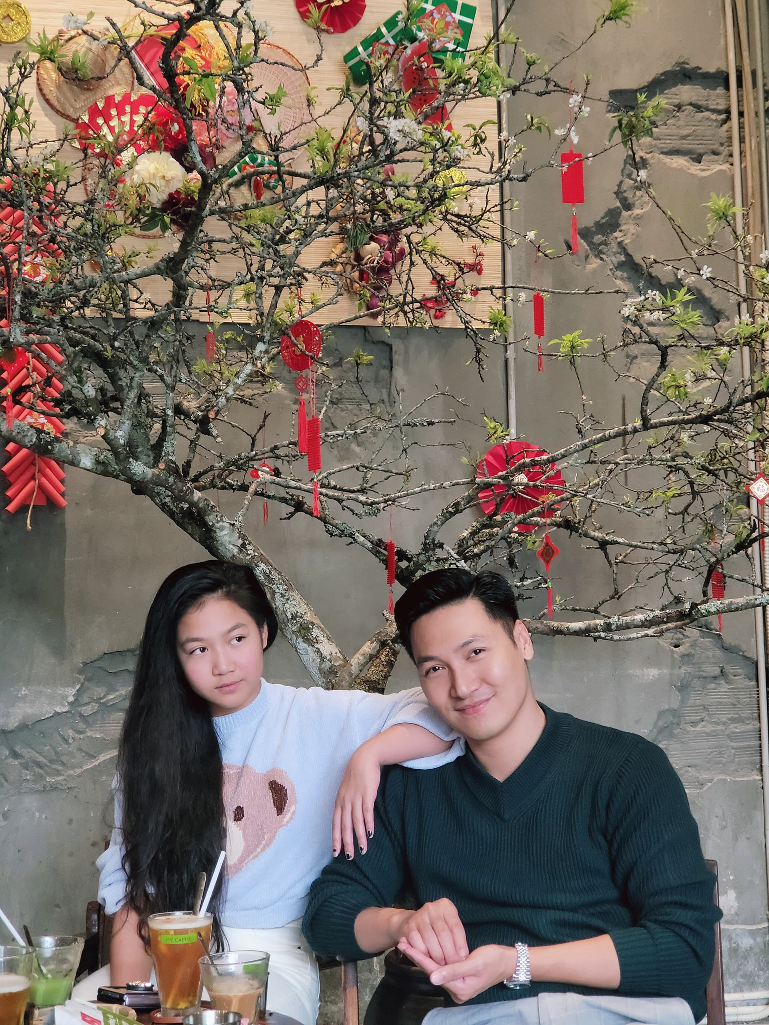 "Tiểu công chúa" bé bỏng của "Bố ơi, mình đi đâu thế?" nay thành thiếu nữ dịu dàng, vẻ đẹp trong trẻo chuẩn "nàng thơ"- Ảnh 20. "Tiểu công chúa" bé bỏng của "Bố ơi, mình đi đâu thế?" nay thành thiếu nữ dịu dàng, vẻ đẹp trong trẻo chuẩn "nàng thơ"- Ảnh 20.