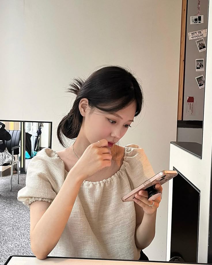 Bố tôi 60 tuổi vẫn chạy ngoài đường kiếm từng đồng tiền lẻ dù trời như chảo lửa: Chưa bao giờ tôi thấy bất lực với mức lương 10 triệu của mình đến thế!- Ảnh 2. Bố tôi 60 tuổi vẫn chạy ngoài đường kiếm từng đồng tiền lẻ dù trời như chảo lửa: Chưa bao giờ tôi thấy bất lực với mức lương 10 triệu của mình đến thế!- Ảnh 2.