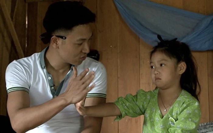 "Tiểu công chúa" bé bỏng của "Bố ơi, mình đi đâu thế?" nay thành thiếu nữ dịu dàng, vẻ đẹp trong trẻo chuẩn "nàng thơ"- Ảnh 6. "Tiểu công chúa" bé bỏng của "Bố ơi, mình đi đâu thế?" nay thành thiếu nữ dịu dàng, vẻ đẹp trong trẻo chuẩn "nàng thơ"- Ảnh 6.