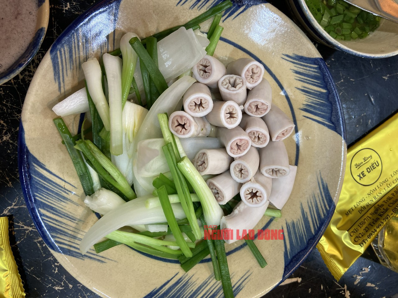 Hai tiệm lòng xe điếu ở TP HCM bị xử phạt- Ảnh 1. Hai tiệm lòng xe điếu ở TP HCM bị xử phạt- Ảnh 1.