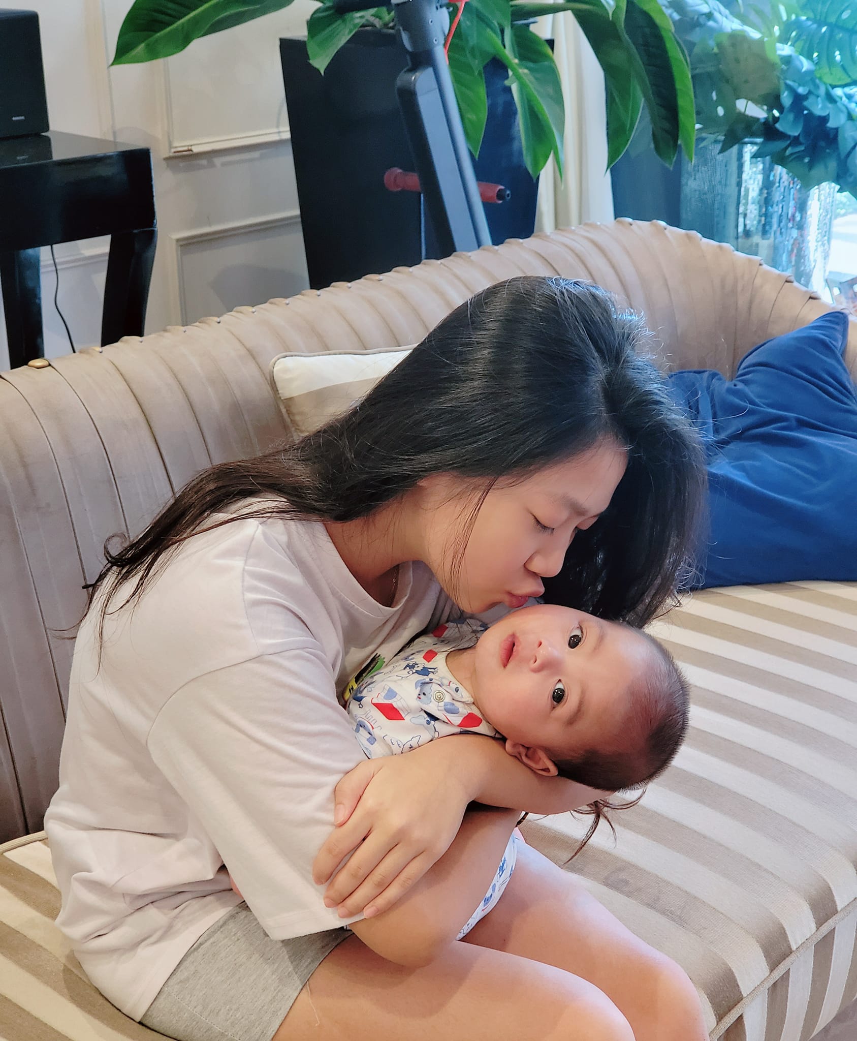 "Tiểu công chúa" bé bỏng của "Bố ơi, mình đi đâu thế?" nay thành thiếu nữ dịu dàng, vẻ đẹp trong trẻo chuẩn "nàng thơ"- Ảnh 31. "Tiểu công chúa" bé bỏng của "Bố ơi, mình đi đâu thế?" nay thành thiếu nữ dịu dàng, vẻ đẹp trong trẻo chuẩn "nàng thơ"- Ảnh 31.