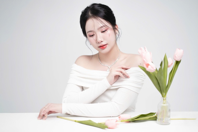 Nữ sinh Huế được mẹ "nắn chân" từ nhỏ để thi Hoa hậu: Học hành giỏi giang, vững vàng trước thử thách nhờ một câu nói- Ảnh 4. Nữ sinh Huế được mẹ "nắn chân" từ nhỏ để thi Hoa hậu: Học hành giỏi giang, vững vàng trước thử thách nhờ một câu nói- Ảnh 4.