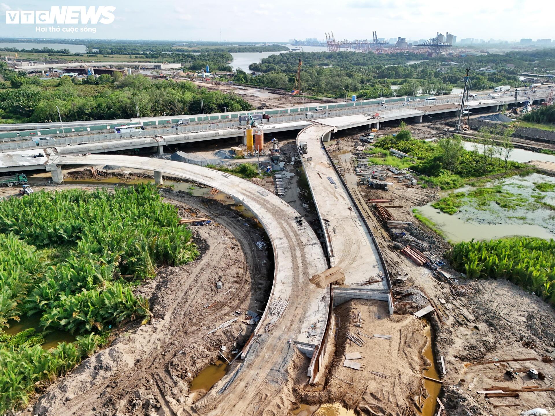 Toàn cảnh gần 14 km đường Vành đai 3 qua Thủ Đức tăng tốc về đích- Ảnh 4. Toàn cảnh gần 14 km đường Vành đai 3 qua Thủ Đức tăng tốc về đích- Ảnh 4.