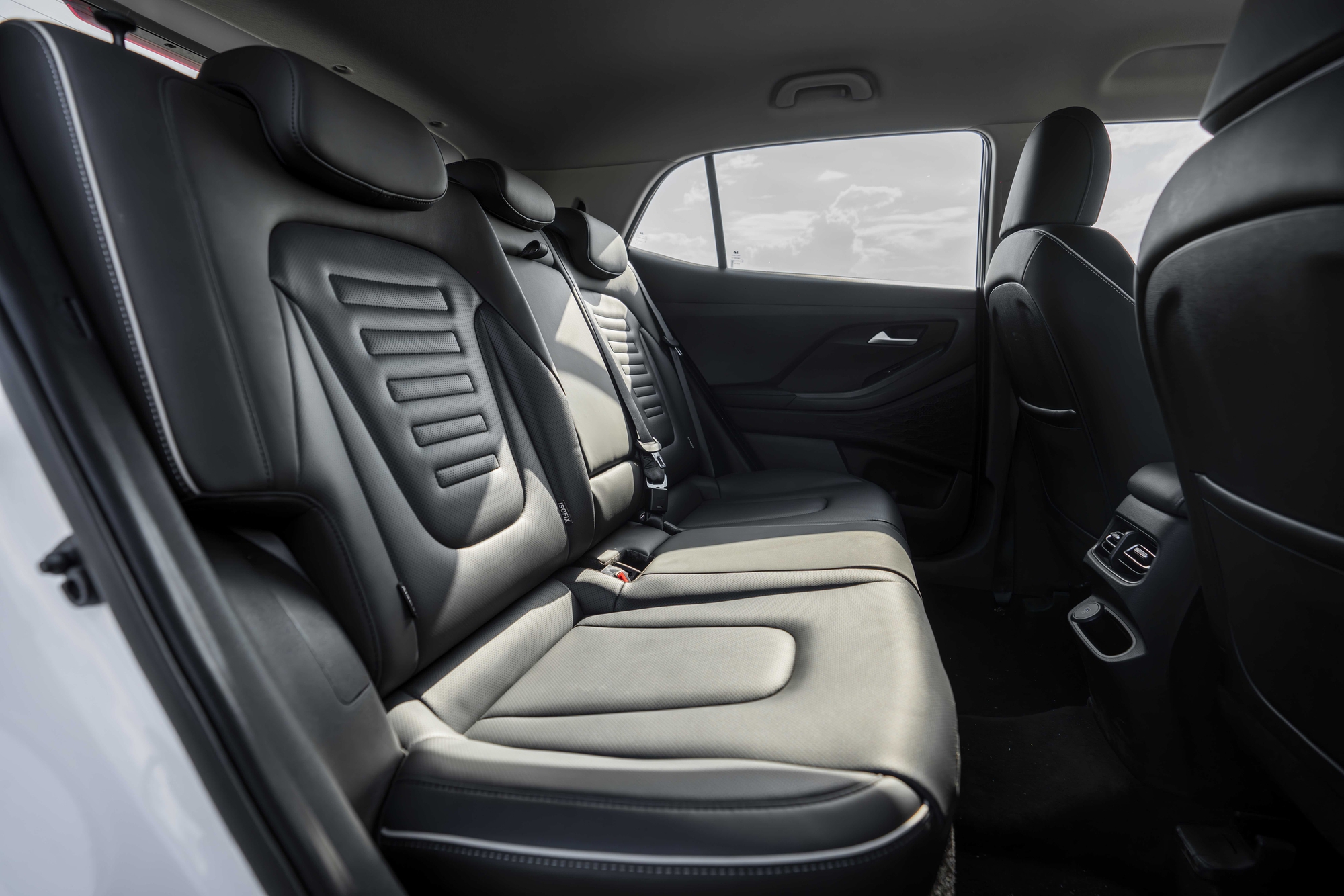 Hyundai Creta 2025 cập bến Việt Nam: Ngoại hình và công nghệ nâng cấp, giá thấp nhất 599 triệu đồng- Ảnh 6. Hyundai Creta 2025 cập bến Việt Nam: Ngoại hình và công nghệ nâng cấp, giá thấp nhất 599 triệu đồng- Ảnh 6.