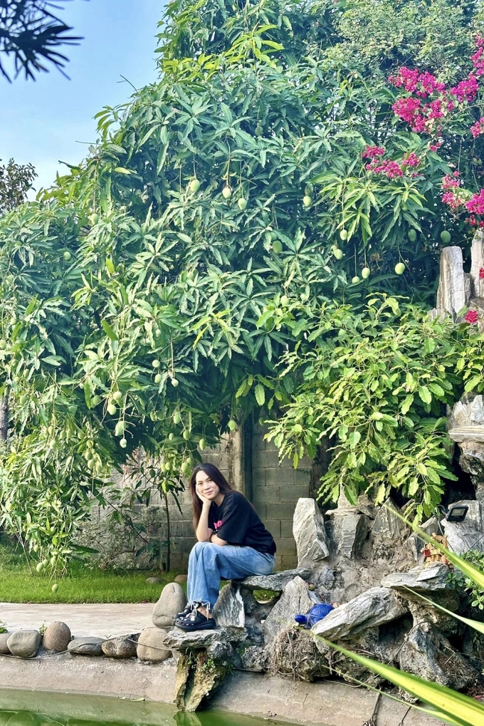Nữ hoàng Vpop sở hữu nhà trăm tỷ giữa TP.HCM, 26 năm giữ sạch tên tuổi, nghi yêu đàn em kém 10 tuổi- Ảnh 6. Nữ hoàng Vpop sở hữu nhà trăm tỷ giữa TP.HCM, 26 năm giữ sạch tên tuổi, nghi yêu đàn em kém 10 tuổi- Ảnh 6.