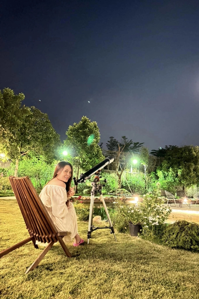 Nữ hoàng Vpop sở hữu nhà trăm tỷ giữa TP.HCM, 26 năm giữ sạch tên tuổi, nghi yêu đàn em kém 10 tuổi- Ảnh 4. Nữ hoàng Vpop sở hữu nhà trăm tỷ giữa TP.HCM, 26 năm giữ sạch tên tuổi, nghi yêu đàn em kém 10 tuổi- Ảnh 4.