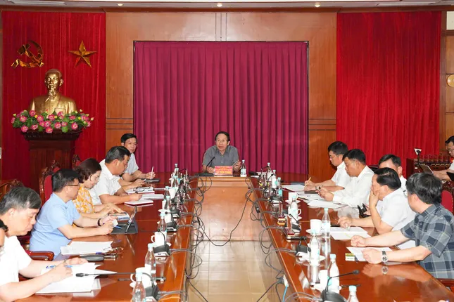 Cắm mốc hướng tuyến đường sắt Lào Cai - Hà Nội - Hải Phòng- Ảnh 1. Cắm mốc hướng tuyến đường sắt Lào Cai - Hà Nội - Hải Phòng- Ảnh 1.