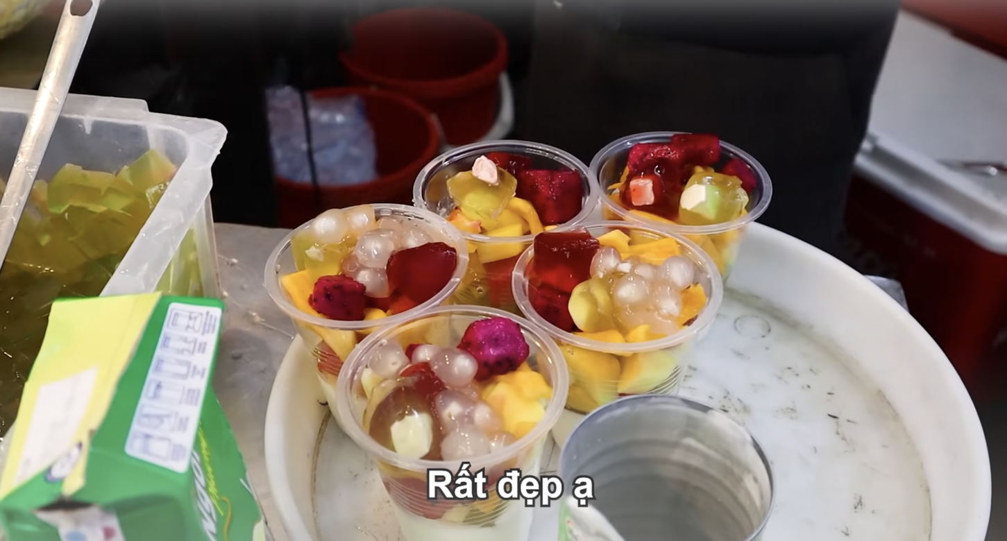 Khách Tây mê mẩn 1 món tráng miệng Việt Nam, nhận xét ‘ở châu Âu còn lâu mới có món này’- Ảnh 5. Khách Tây mê mẩn 1 món tráng miệng Việt Nam, nhận xét ‘ở châu Âu còn lâu mới có món này’- Ảnh 5.