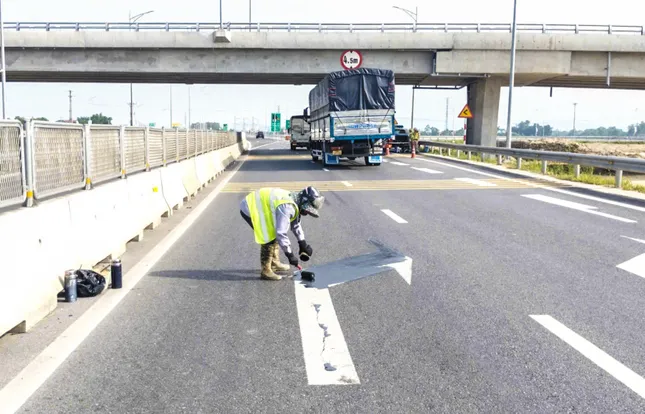 Khó hiểu biển báo địa danh ‘lạ’ trên cao tốc Hà Tĩnh- Ảnh 4. Khó hiểu biển báo địa danh ‘lạ’ trên cao tốc Hà Tĩnh- Ảnh 4.
