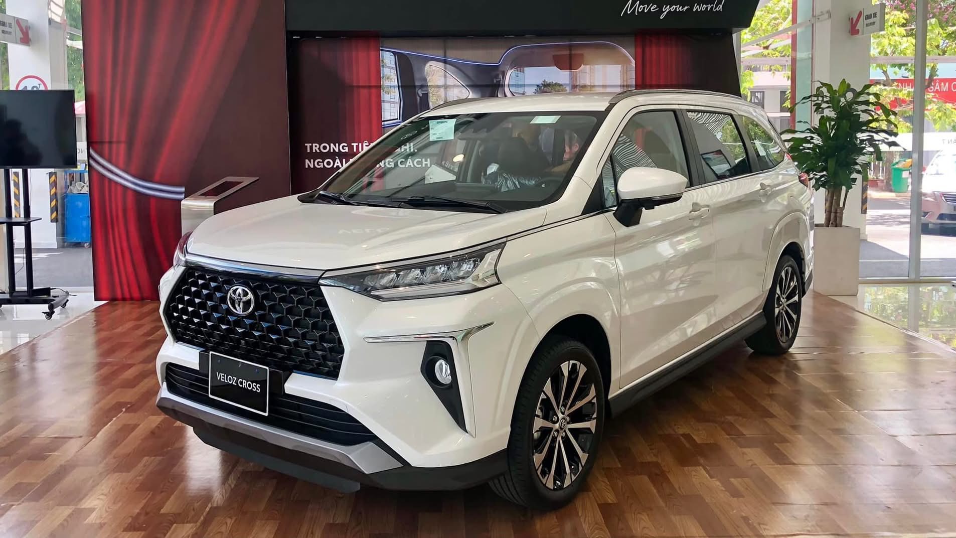Toyota Avanza, Veloz giảm giá lăn bánh nhiều nhất 66 triệu đồng: Giá thực tế còn từ hơn 500 triệu, tăng sức cạnh tranh trước Xpander- Ảnh 2. Toyota Avanza, Veloz giảm giá lăn bánh nhiều nhất 66 triệu đồng: Giá thực tế còn từ hơn 500 triệu, tăng sức cạnh tranh trước Xpander- Ảnh 2.
