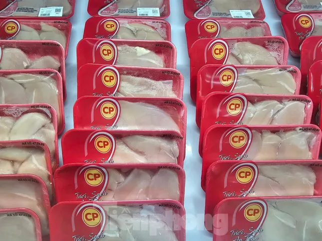 Điểm danh các cửa hàng bán thịt của Công ty C.P ở Cần Thơ vừa bị kiểm tra- Ảnh 4. Điểm danh các cửa hàng bán thịt của Công ty C.P ở Cần Thơ vừa bị kiểm tra- Ảnh 4.
