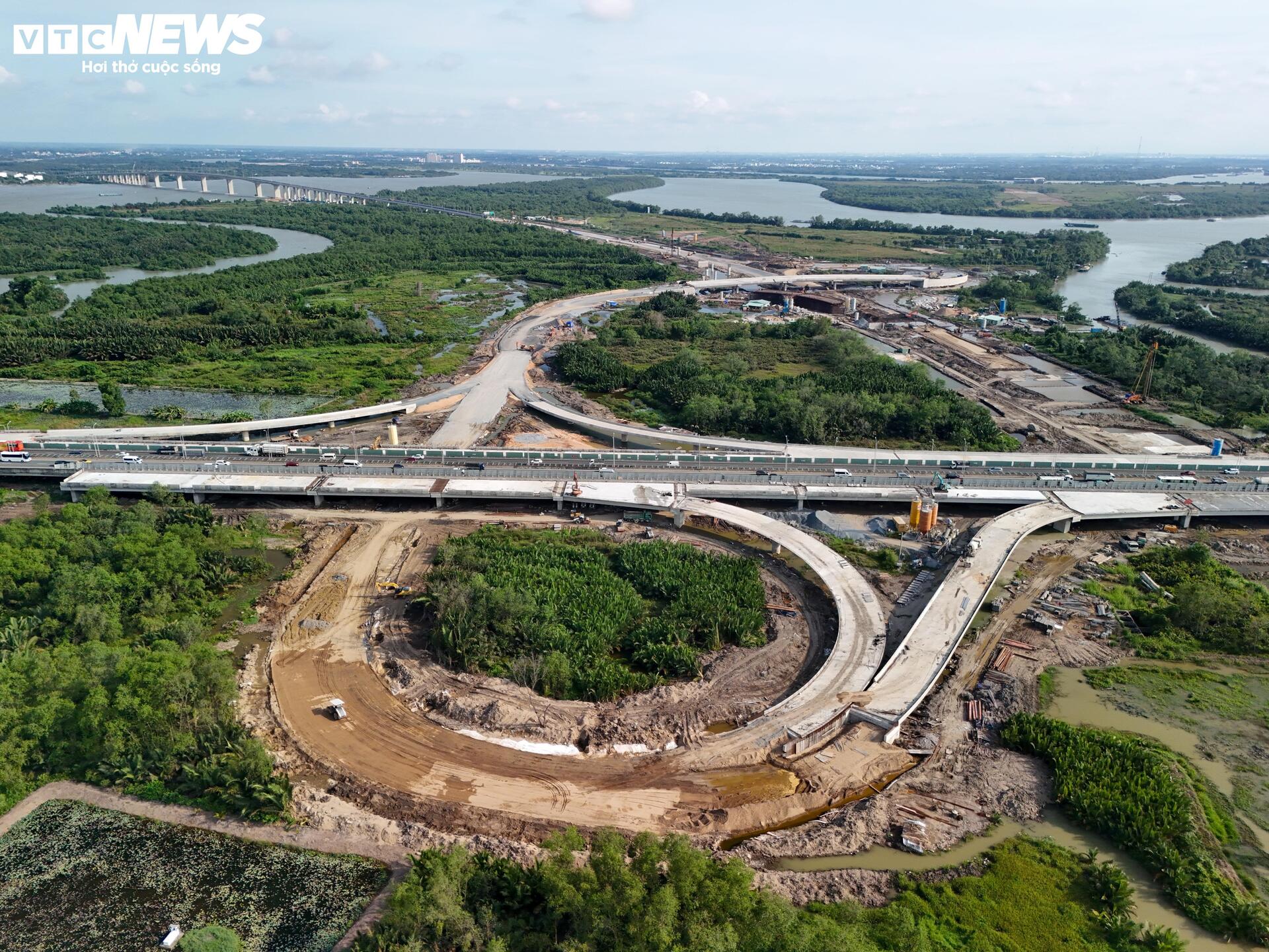 Toàn cảnh gần 14 km đường Vành đai 3 qua Thủ Đức tăng tốc về đích- Ảnh 2. Toàn cảnh gần 14 km đường Vành đai 3 qua Thủ Đức tăng tốc về đích- Ảnh 2.