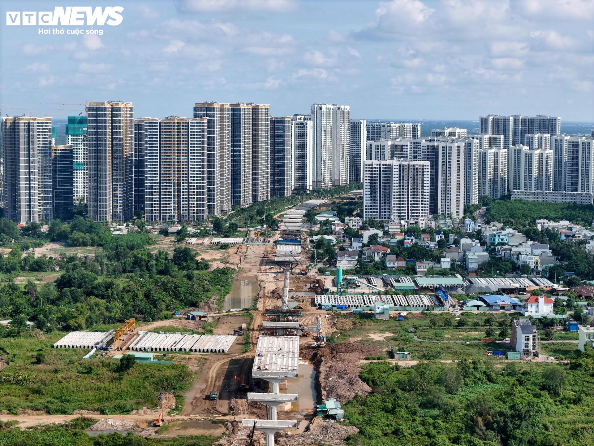 Toàn cảnh gần 14 km đường Vành đai 3 qua Thủ Đức tăng tốc về đích- Ảnh 5. Toàn cảnh gần 14 km đường Vành đai 3 qua Thủ Đức tăng tốc về đích- Ảnh 5.