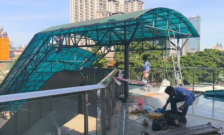 Hanoi Metro khẩn cấp sửa các hạng mục hư hỏng trên tuyến Cát Linh - Hà Đông- Ảnh 1. Hanoi Metro khẩn cấp sửa các hạng mục hư hỏng trên tuyến Cát Linh - Hà Đông- Ảnh 1.