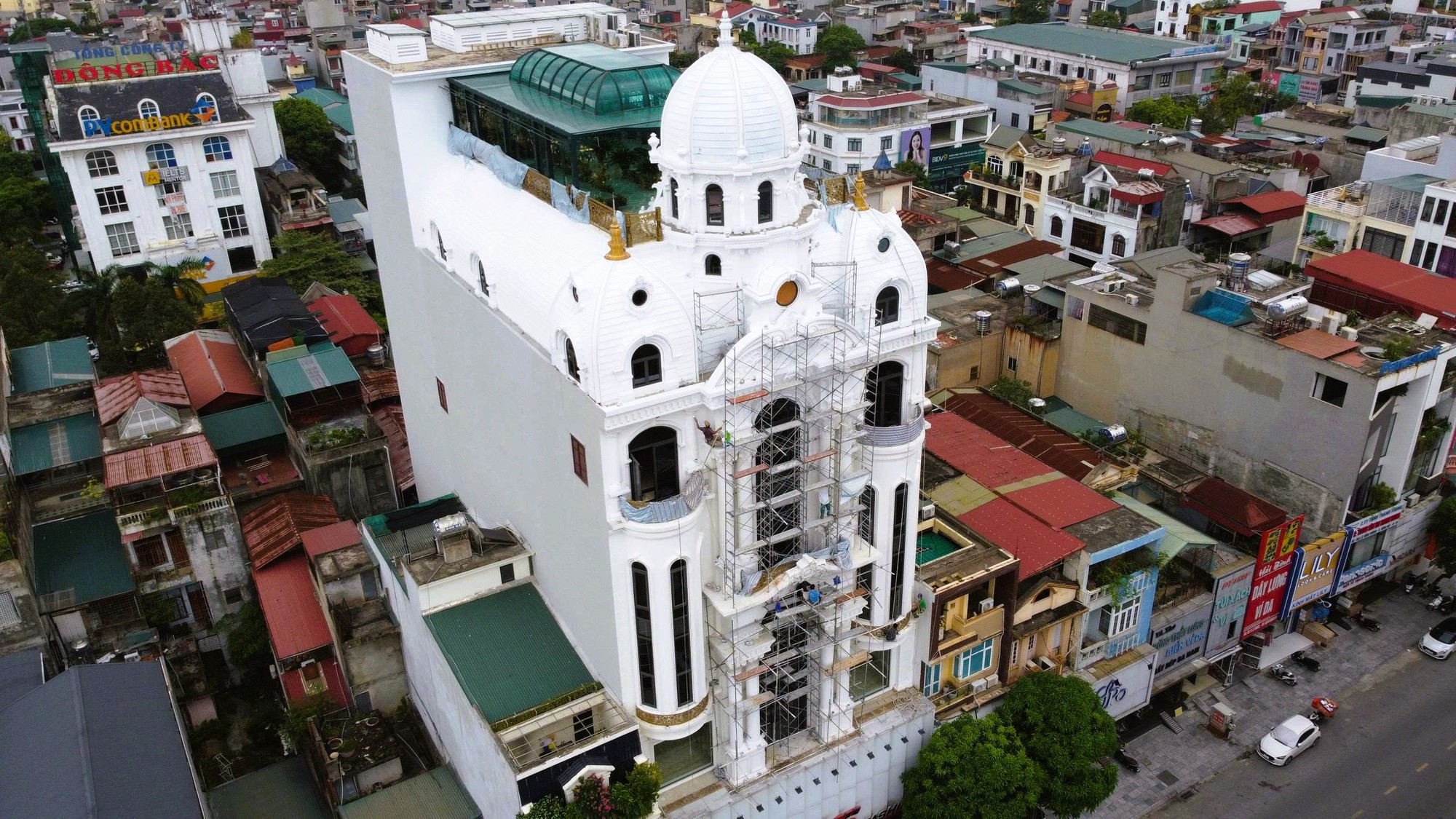 Căn nhà của Tuấn "thần đèn" nổi bật giữa con phố đắt đỏ nhất TP Thanh Hóa- Ảnh 3. Căn nhà của Tuấn "thần đèn" nổi bật giữa con phố đắt đỏ nhất TP Thanh Hóa- Ảnh 3.