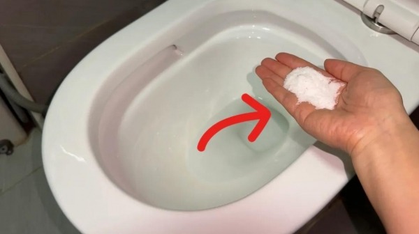 Rắc 1 nắm muối vào nhà tắm, đơn giản mà lợi đủ đường, ai biết trước đã làm từ lâu!- Ảnh 2.