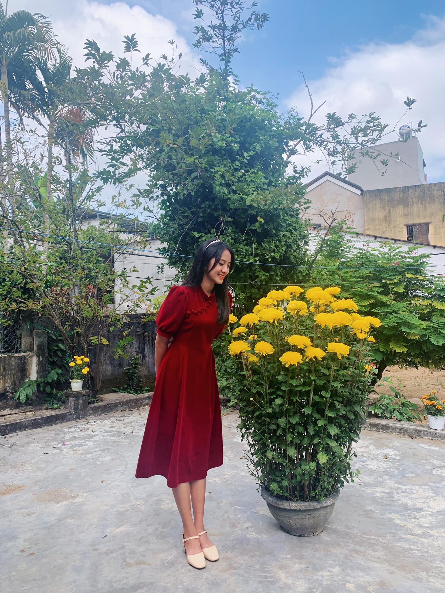 Lộ ảnh thời cấp 3 tự ti, da ngăm đen của Hà Trúc Linh - Hoa hậu Việt Nam: Lên phố Lộ ảnh thời cấp 3 tự ti, da ngăm đen của Hà Trúc Linh - Hoa hậu Việt Nam: Lên phố