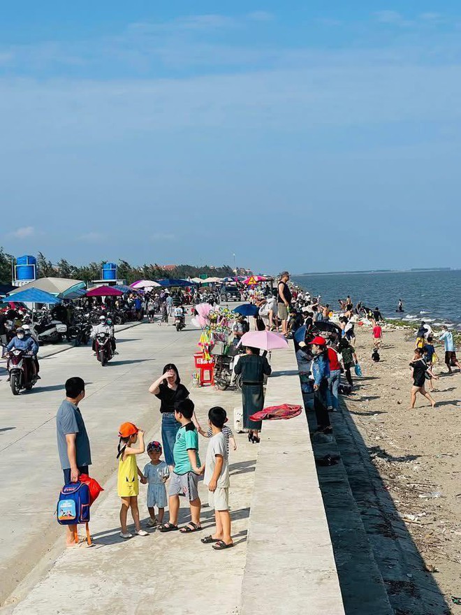 Loạt khách sạn bỏ hoang tại bãi biển nổi tiếng bậc nhất miền Bắc, du khách nhận xét: Tiếc thay một thời!- Ảnh 8.