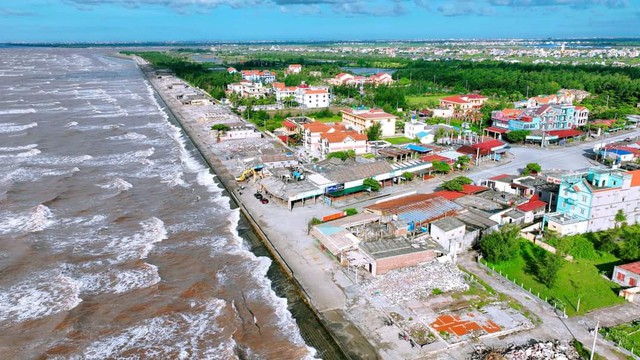 Loạt khách sạn bỏ hoang tại bãi biển nổi tiếng bậc nhất miền Bắc, du khách nhận xét: Tiếc thay một thời!- Ảnh 6.