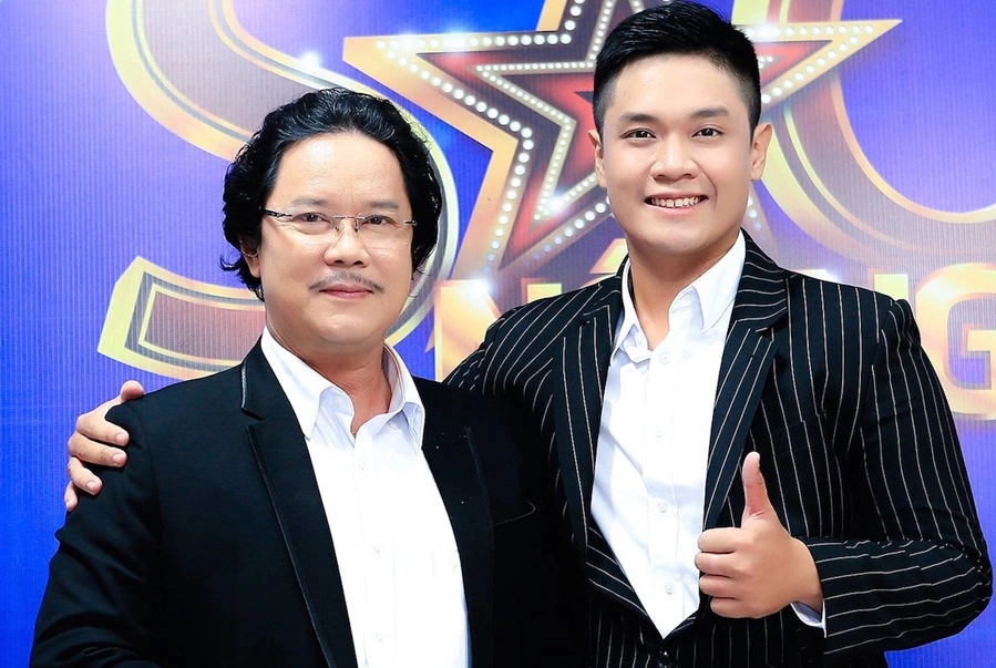 Tài tử màn ảnh một thời lấy vợ gần 20 năm không ai biết, tuổi 63 có 2 căn nhà, hôn nhân viên mãn- Ảnh 4. Tài tử màn ảnh một thời lấy vợ gần 20 năm không ai biết, tuổi 63 có 2 căn nhà, hôn nhân viên mãn- Ảnh 4.