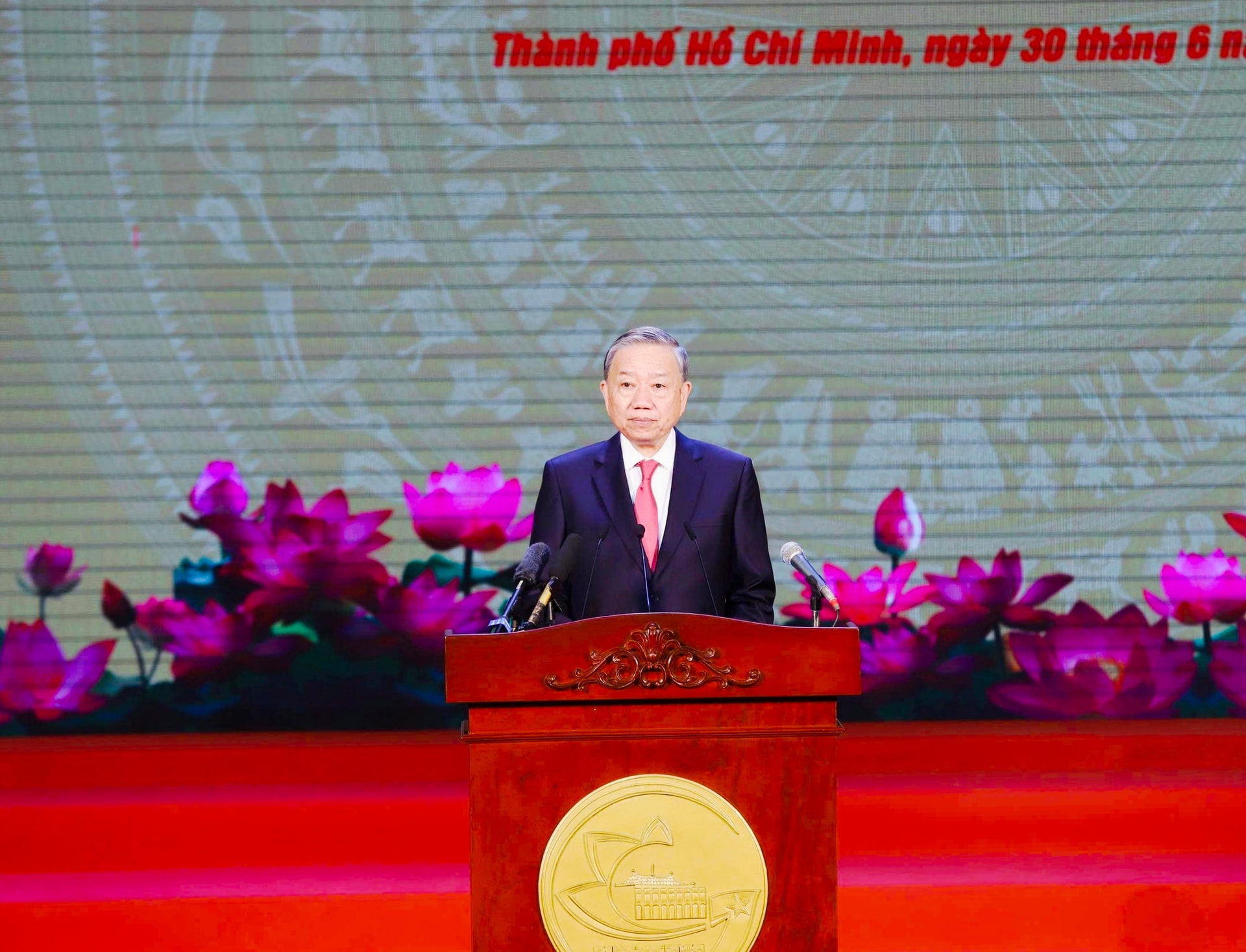 Tổng Bí thư Tô Lâm dự lễ công bố thành lập “siêu đô thị” thành phố Hồ Chí Minh- Ảnh 5. Tổng Bí thư Tô Lâm dự lễ công bố thành lập “siêu đô thị” thành phố Hồ Chí Minh- Ảnh 5.