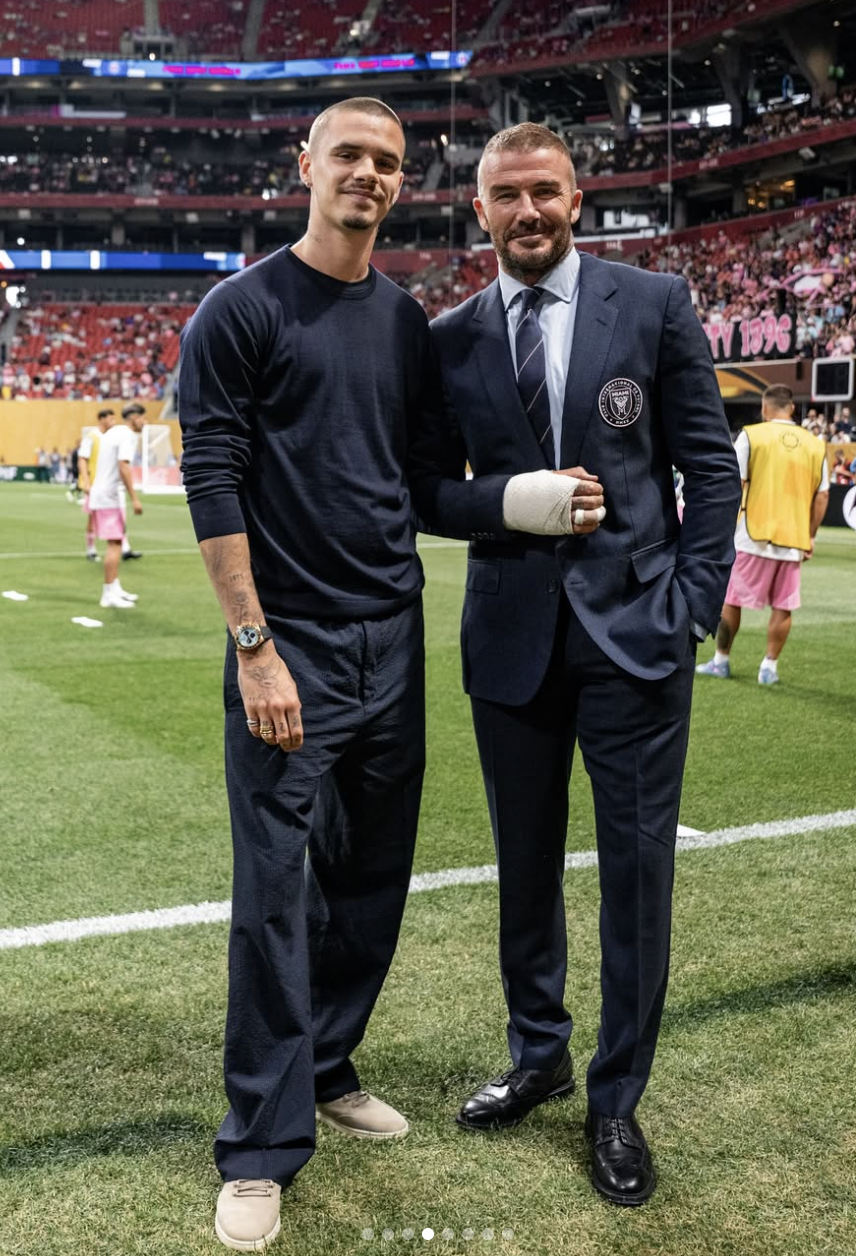 Quan hệ cha con nhà Beckham đã xấu tới mức: David bó bột tay, con cả bất hiếu chỉ mải khoe ảnh ở nhà vợ- Ảnh 4. Quan hệ cha con nhà Beckham đã xấu tới mức: David bó bột tay, con cả bất hiếu chỉ mải khoe ảnh ở nhà vợ- Ảnh 4.