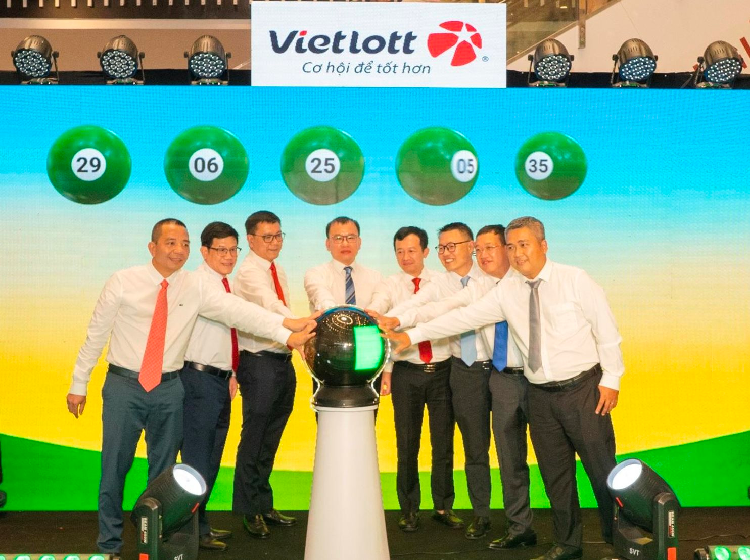 Vietlott tung "vận may" mới Lotto 5/25: Ngày quay số 2 lần, không có người trúng Độc Đắc sẽ chia tiền cho các hạng khác- Ảnh 2. Vietlott tung "vận may" mới Lotto 5/25: Ngày quay số 2 lần, không có người trúng Độc Đắc sẽ chia tiền cho các hạng khác- Ảnh 2.
