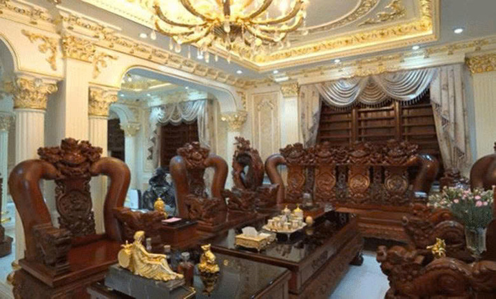 Thu ‘vệ sĩ’ vừa bị bắt có mối quan hệ thế nào với trùm giang hồ Tuấn 'thần đèn'?- Ảnh 5. Thu ‘vệ sĩ’ vừa bị bắt có mối quan hệ thế nào với trùm giang hồ Tuấn 'thần đèn'?- Ảnh 5.