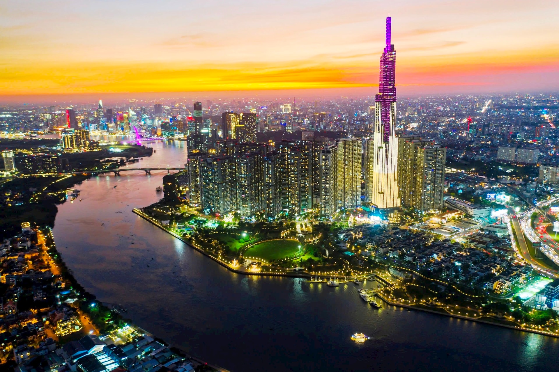 Tổng Bí thư Tô Lâm dự lễ công bố thành lập “siêu đô thị” thành phố Hồ Chí Minh- Ảnh 1. Tổng Bí thư Tô Lâm dự lễ công bố thành lập “siêu đô thị” thành phố Hồ Chí Minh- Ảnh 1.