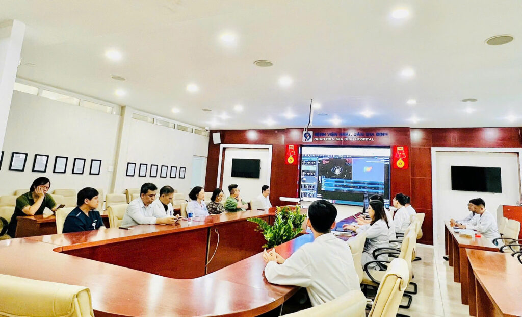 Gia đình ngậm ngùi tiễn biệt người phụ nữ qua đời vì TNGT: Trắng đêm "hồi sinh" 3 sự sống từ tim và 2 thận của người hiến chết não- Ảnh 4.